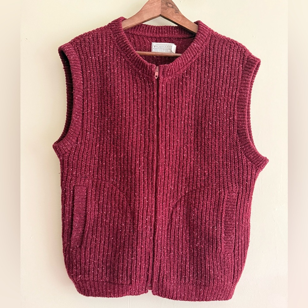 Vintage Pendleton Maroon VIRGIN WOOL Sweater Vest size medium‎